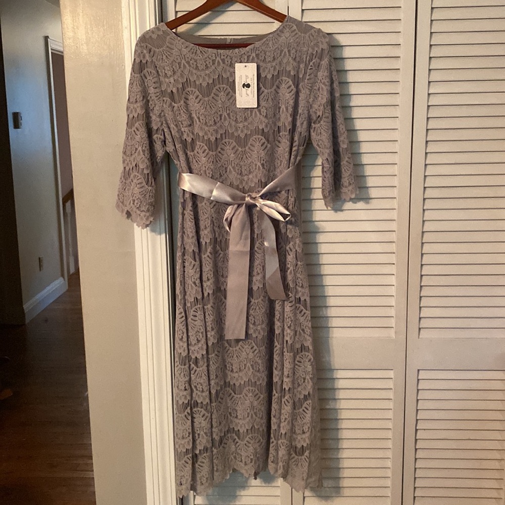 DAINTY JEWELLS Night in Paris light gray lacy dress, size L